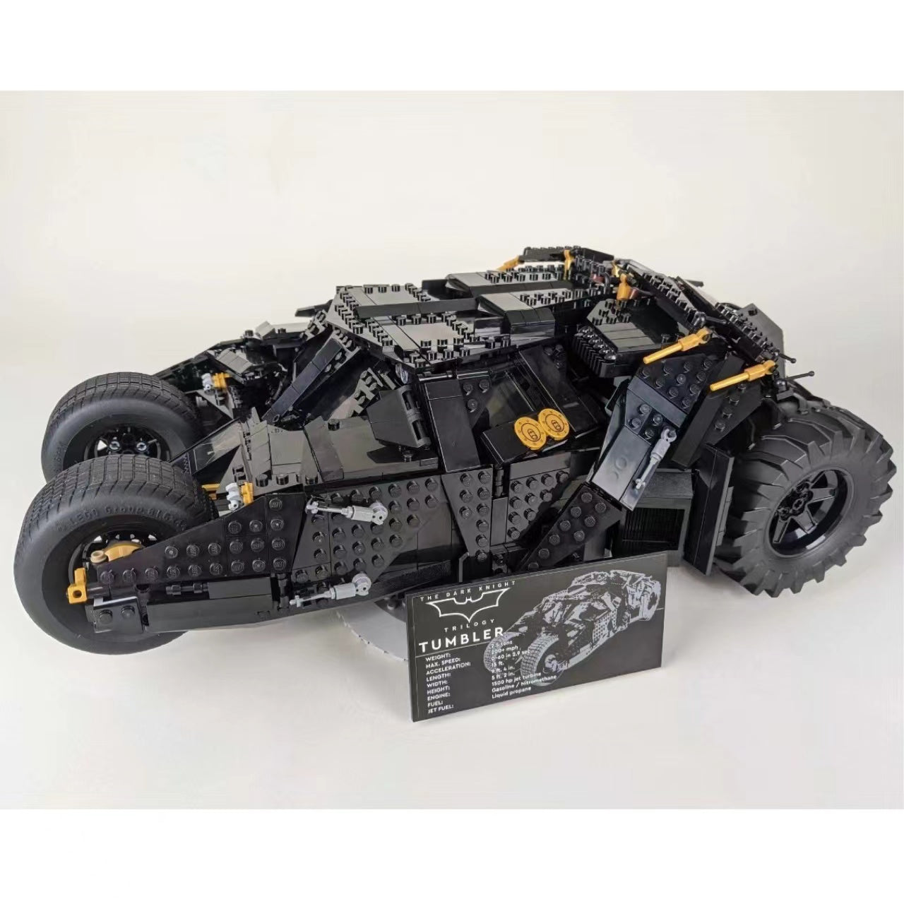 DC Batman: Batmobile corazzata +2049 pezzi.