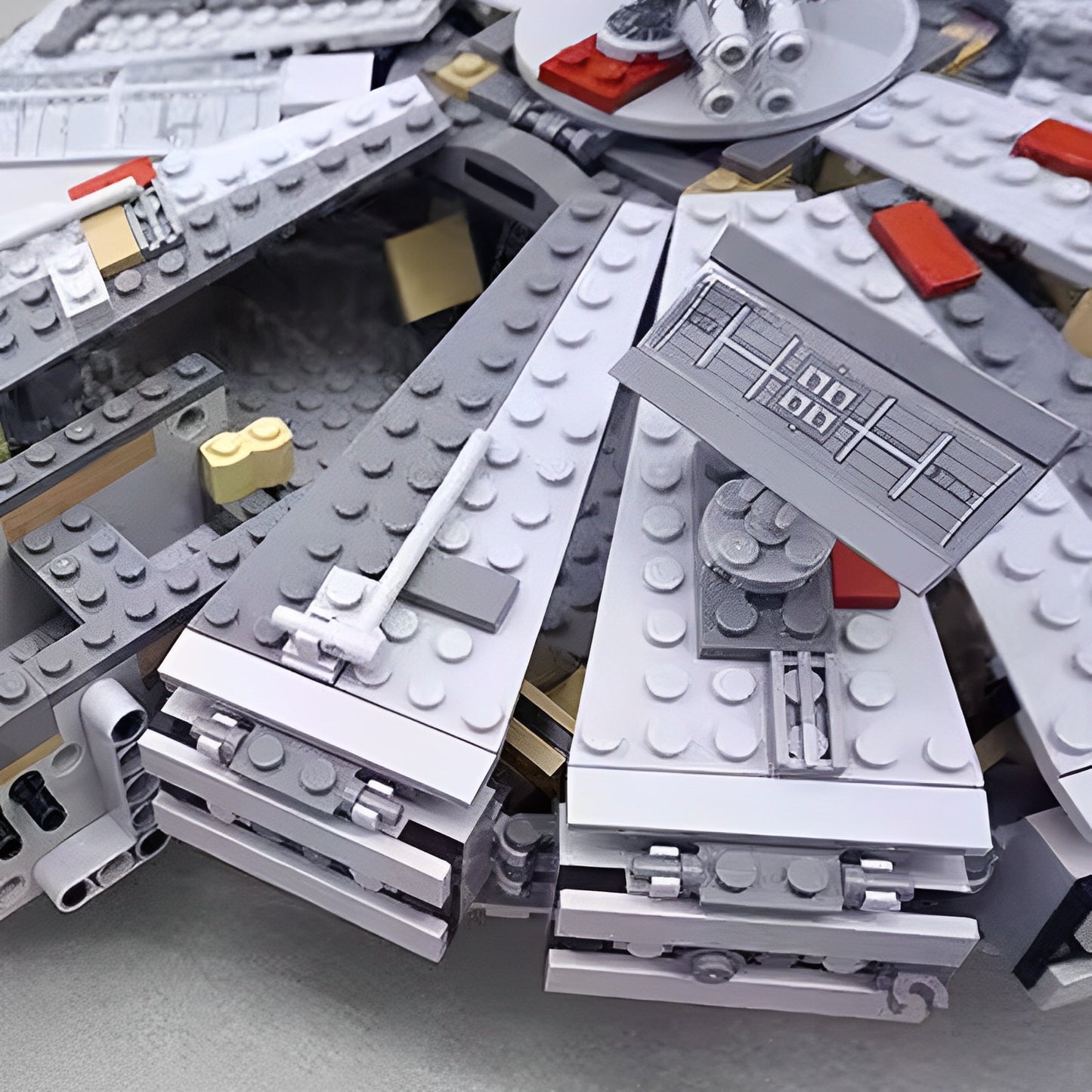 Star Wars Millennium Falcon +1381 pezzi.
