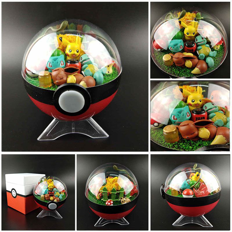 Pokeball de Pokémon con bioma y caja de regalo
