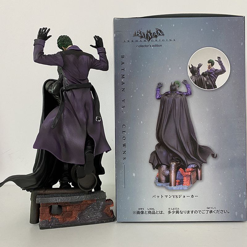 Figura Joker vs Batman 28cm