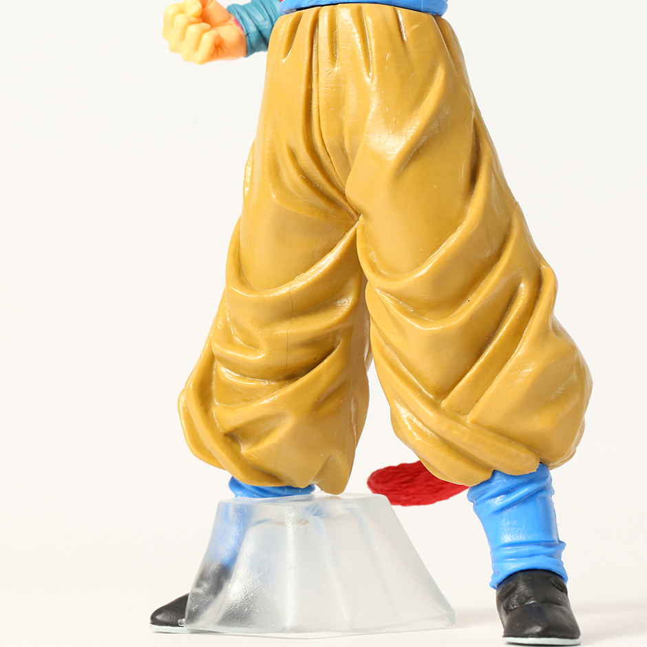 Goku Super Saiyan 4 Figur - 27 cm.